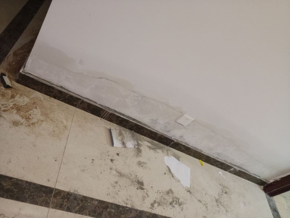 反映春天凤凰城26栋精装房漏水问题