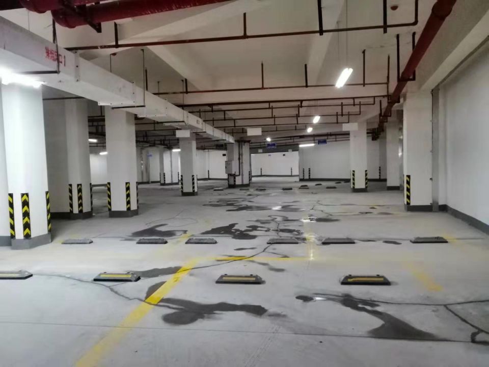 地下车库1.jpg