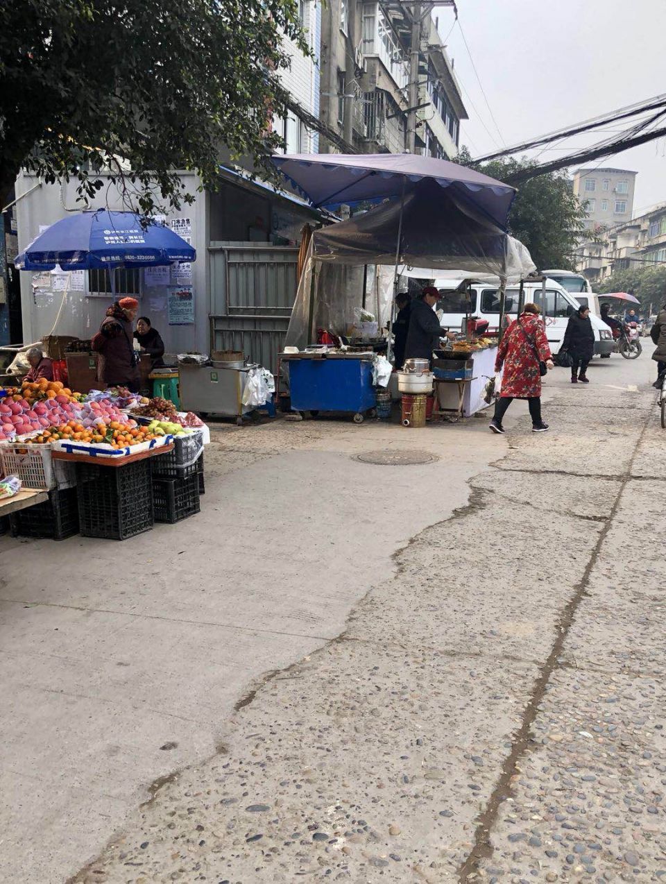 泸县兆雅镇农贸市场路口乱摆摊 相关部门纵容-泸州市网络问政平台